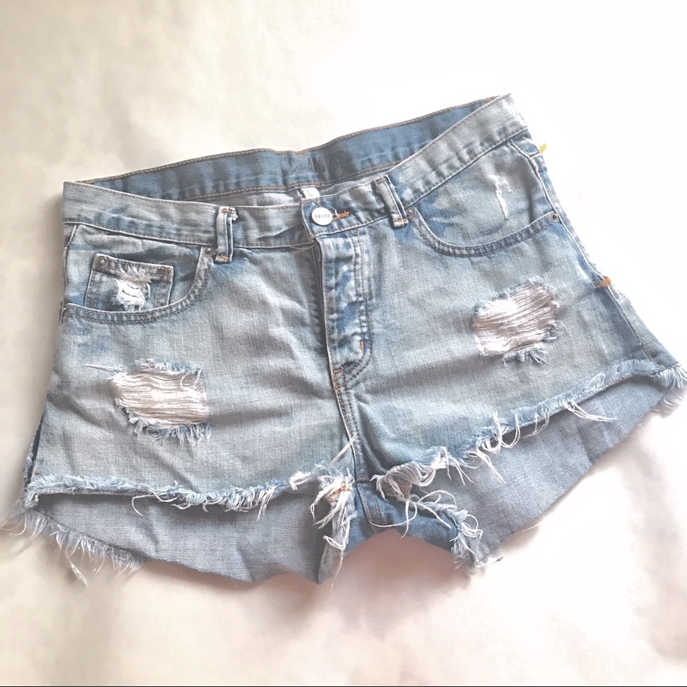 Amuse Society, indigo wash, cutoff shorts, size 27